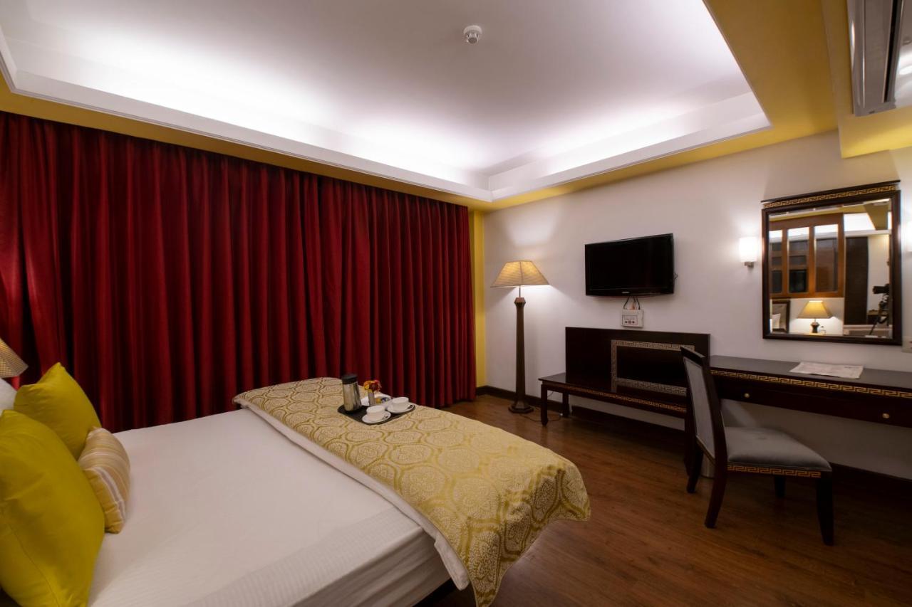Mastiff Grand Manali Resort Exterior photo