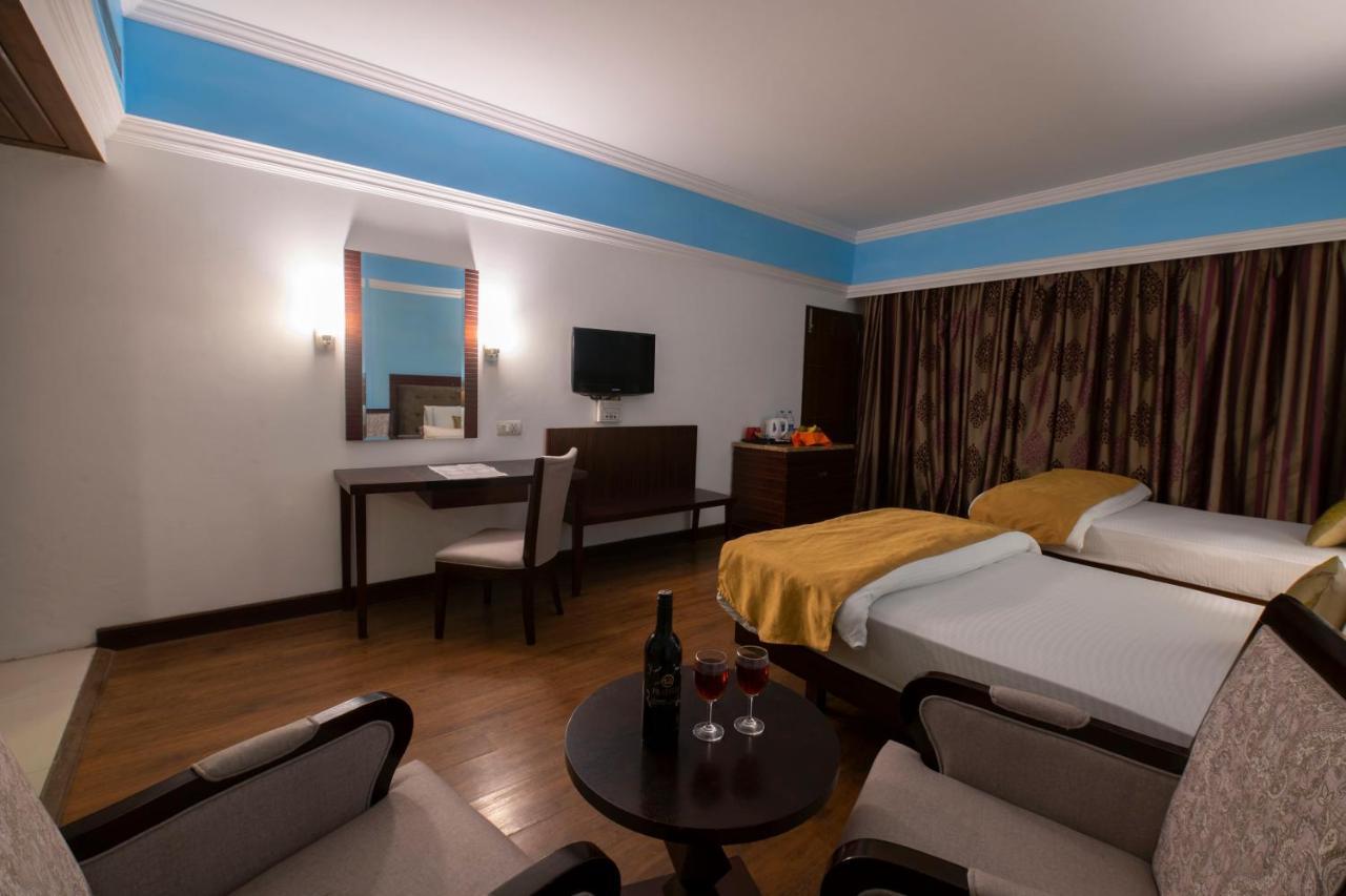 Mastiff Grand Manali Resort Exterior photo