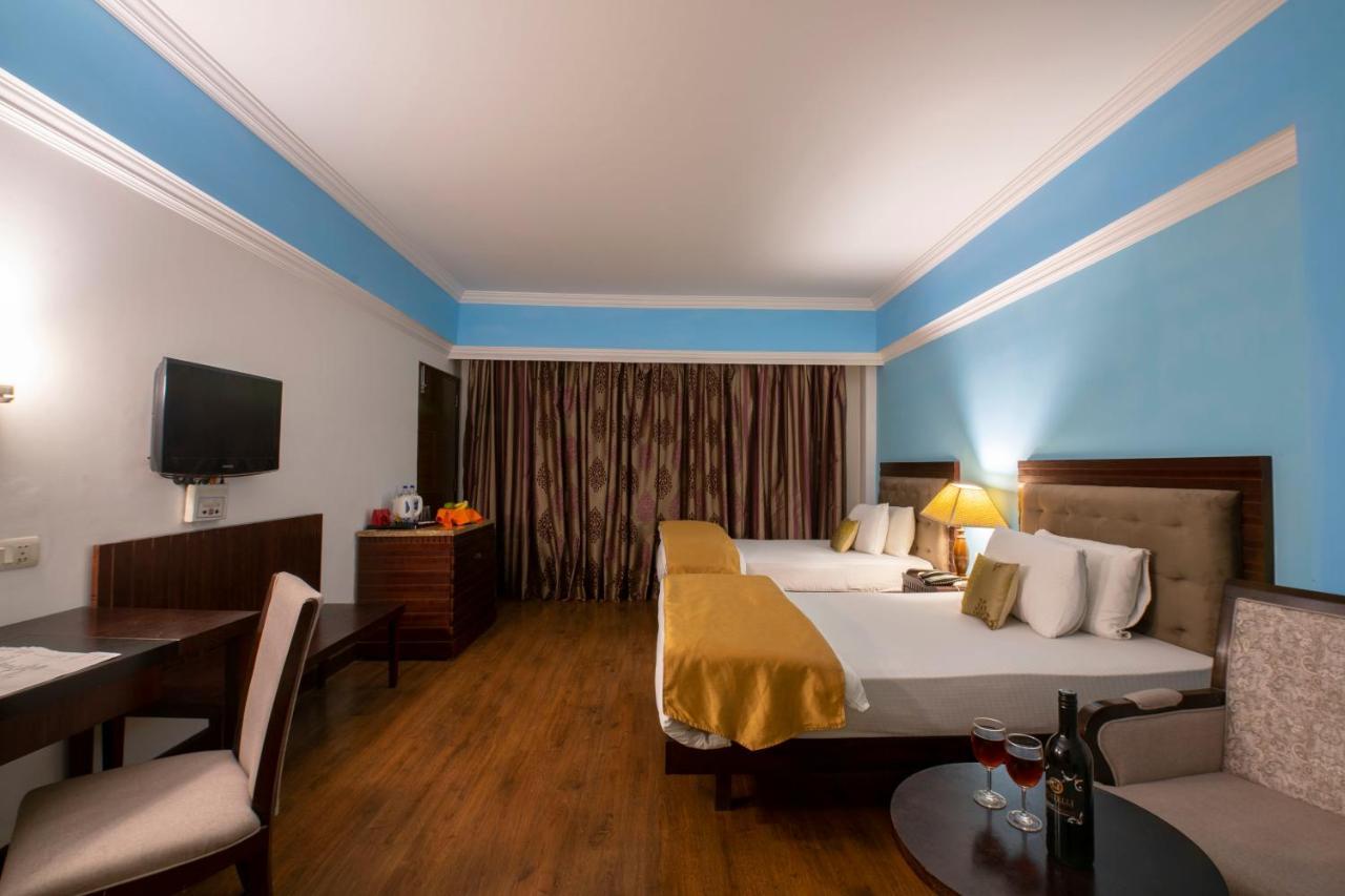 Mastiff Grand Manali Resort Exterior photo